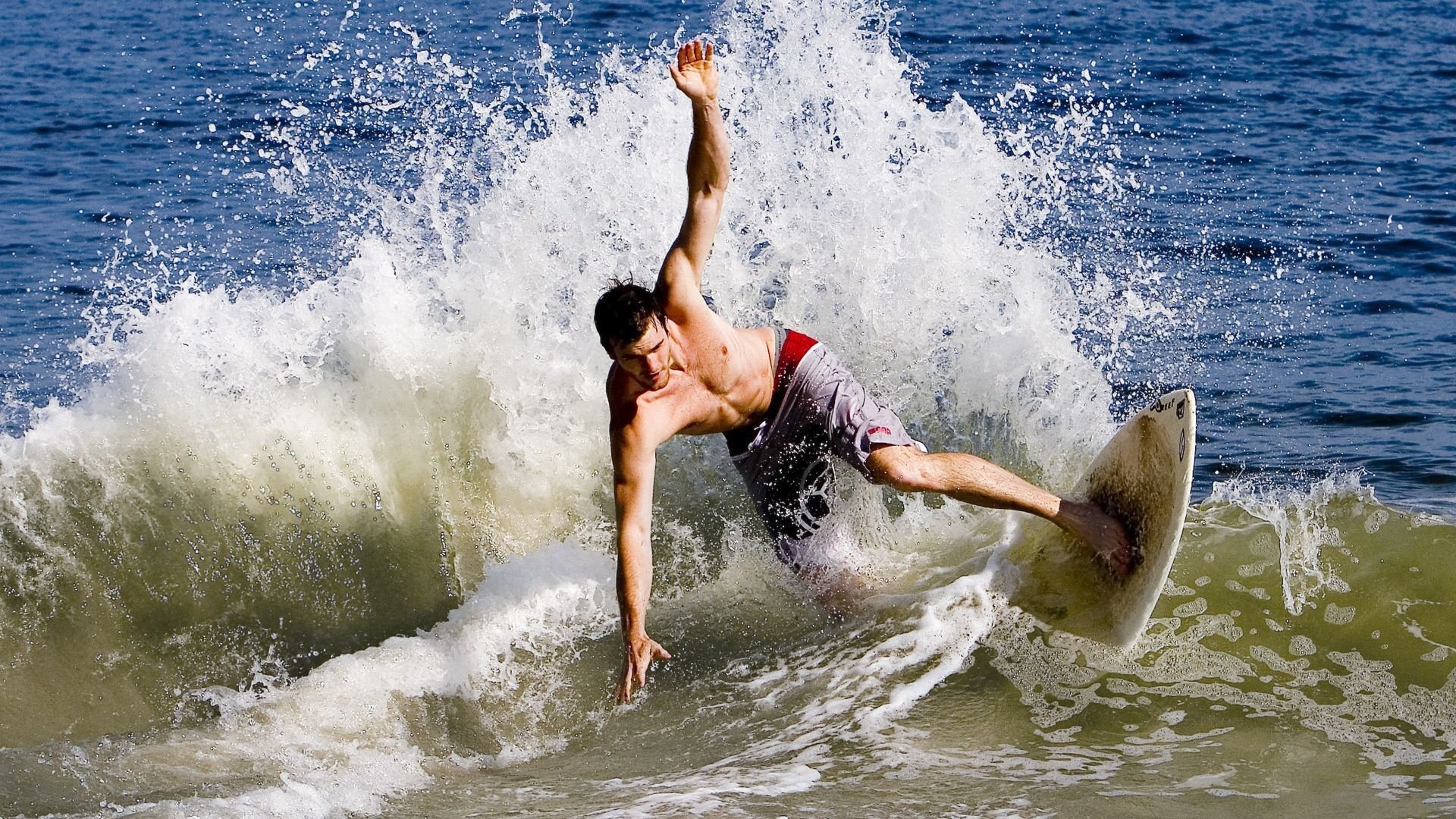 爱游戏在线娱乐官网-蝶泳决赛成中意选手较量新舞台，蝶泳 决赛